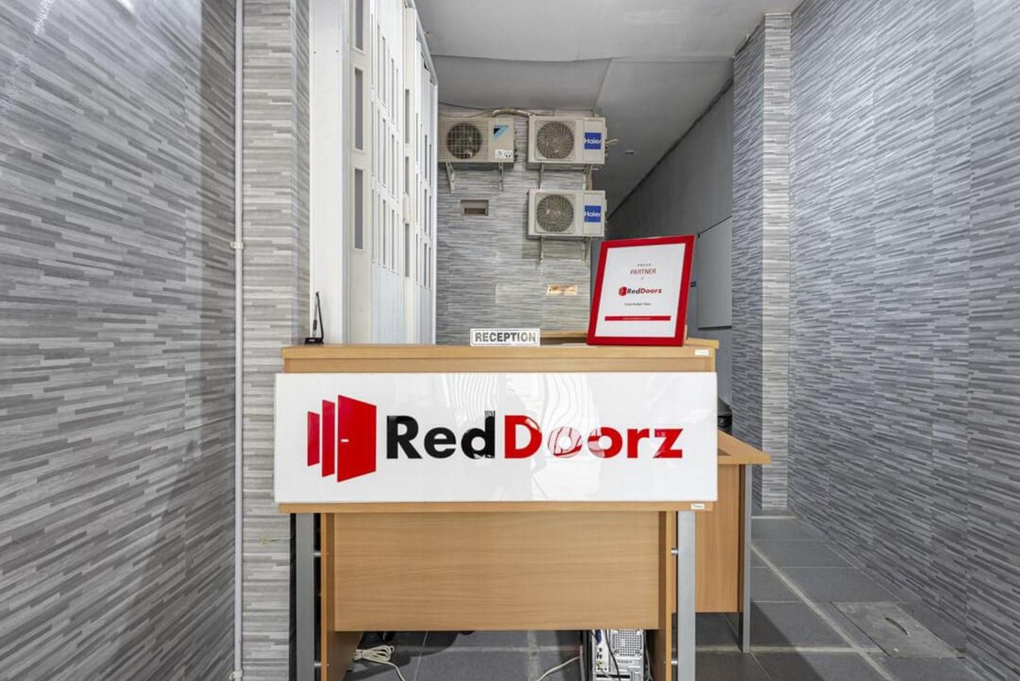 RedDoorz @ Jemursari Surabaya 2 Exterior foto